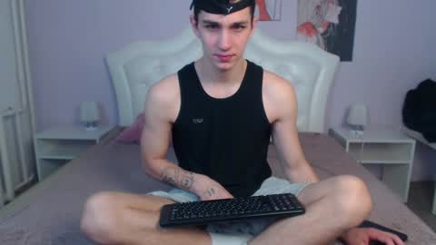 Snapshot of frank_mooree chatting on December 18, 2024, 3:26 am Frank online show from December 18, 2024, 3:26 am