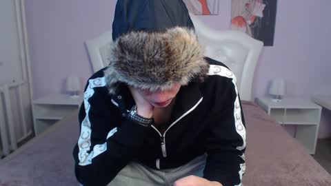 Snapshot of frank_mooree chatting on December 21, 2024, 5:58 am Frank online show from December 21, 2024, 5:58 am