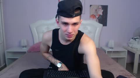 Snapshot of frank_mooree chatting on December 27, 2024, 5:42 am Frank online show from December 27, 2024, 5:42 am
