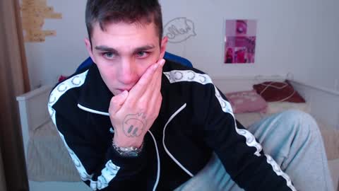 Snapshot of frank_mooree chatting on January 7, 2025, 8:24 am Frank online show from January 7, 2025, 8:24 am