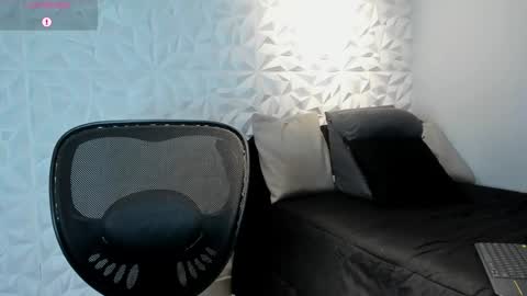 Snapshot of frankdickerson chatting on February 6, 2025, 5:03 am Andrew online show from February 6, 2025, 5:03 am