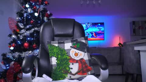 Frank Farrell. Hey remember to give me a thumbs up Ty online show from December 23, 2025, 4:10 am