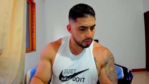 Snapshot of frankfoxx chatting on December 26, 2024, 10:20 pm Frank Fox online show from December 26, 2024, 10:20 pm