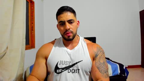 Snapshot of frankfoxx chatting on December 27, 2024, 1:22 am Frank Fox online show from December 27, 2024, 1:22 am