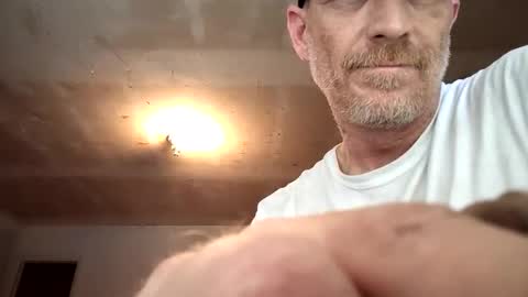 Famous Blue Eyes online show from May 17, 2026, 11:12 pm
