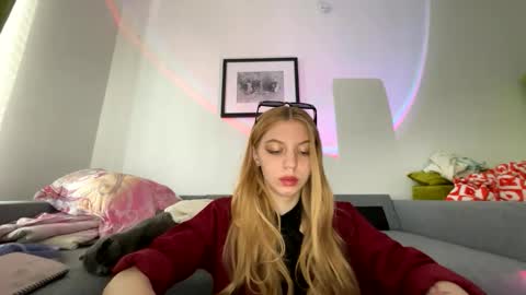 Snapshot of franny_fresh chatting on February 26, 2026, 10:47 am franny_fresh online show from February 26, 2026, 10:47 am