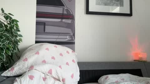 franny_fresh online show from June 17, 2026, 9:34 am