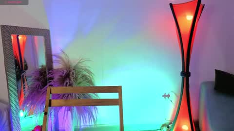 Fransheska online show from April 22, 2026, 11:56 am
