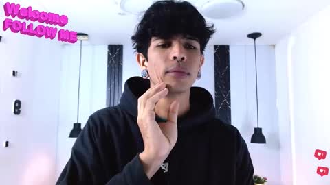 Franvill trato online show from December 2, 2025, 7:09 pm