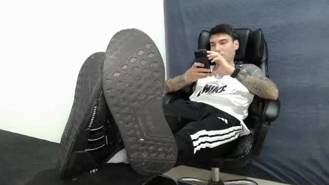 Snapshot of fraser_guilen chatting on May 14, 2026, 12:39 am Fraser online show from May 14, 2026, 12:39 am