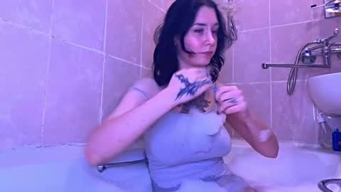 Snapshot of frau_basted chatting on December 18, 2024, 5:00 pm mistress Bastet and mintcola online show from December 18, 2024, 5:00 pm