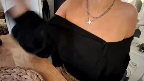 Frau Nina online show from September 13, 2025, 1:16 am
