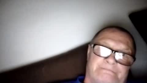 Wolfi online show from October 9, 2025, 1:42 pm