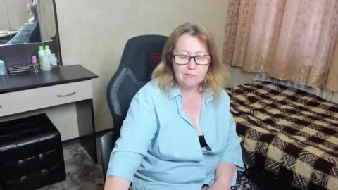 FrauMartha online show from February 8, 2025, 1:11 pm