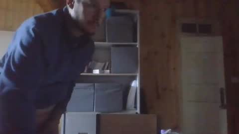 frcokin online show from October 15, 2025, 8:58 am