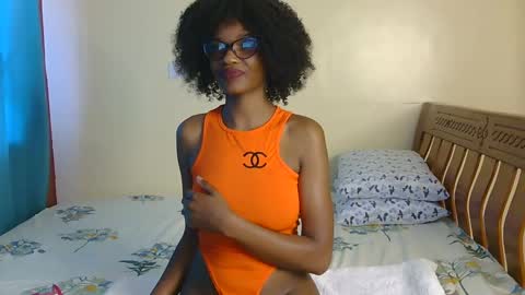 Nessa-Independent model online show from December 8, 2024, 9:24 am