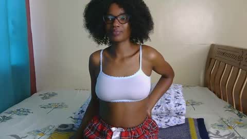 Nessa-Independent model online show from December 9, 2024, 6:12 am