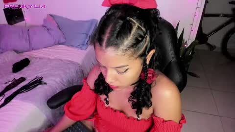 Lia Gomez online show from February 16, 2025, 2:42 am
