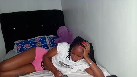 freaky-shazy online show from February 5, 2026, 1:54 am