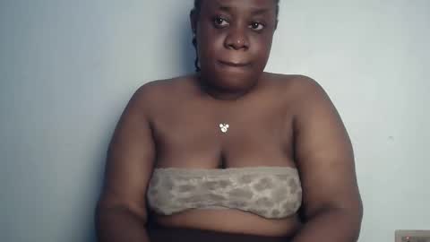 Snapshot of freaky_slut5 chatting on October 21, 2025, 4:46 am freaky slut5 online show from October 21, 2025, 4:46 am