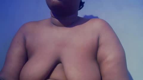 Snapshot of freaky_slut5 chatting on February 15, 2026, 4:09 am freaky slut5 online show from February 15, 2026, 4:09 am