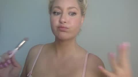 Snapshot of freakymadison chatting on May 9, 2026, 7:08 pm freakymadison online show from May 9, 2026, 7:08 pm