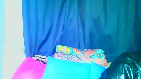 freakynaughtyxx online show from July 27, 2026, 1:18 pm