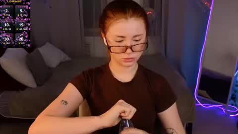 Snapshot of freckle_diyana chatting on February 22, 2026, 9:35 pm Diyana online show from February 22, 2026, 9:35 pm