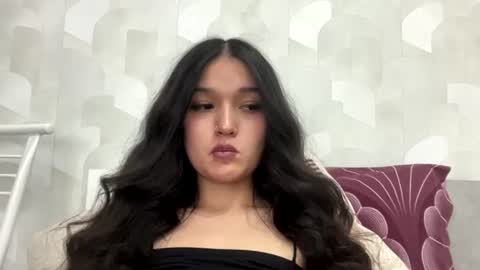 Mia online show from June 29, 2026, 10:15 am