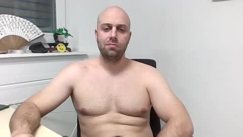 Snapshot of freddow chatting on December 9, 2024, 2:49 pm freddow online show from December 9, 2024, 2:49 pm