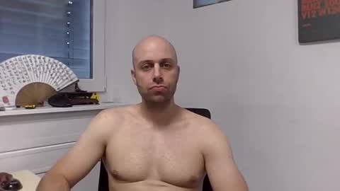 Snapshot of freddow chatting on October 16, 2025, 2:51 pm freddow online show from October 16, 2025, 2:51 pm