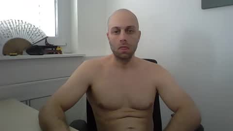 Snapshot of freddow chatting on October 17, 2025, 1:35 pm freddow online show from October 17, 2025, 1:35 pm
