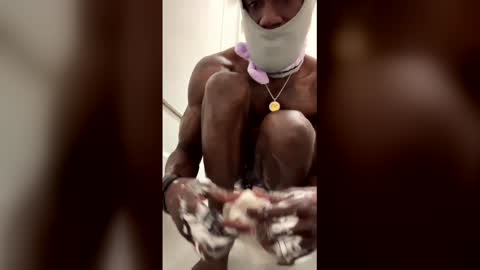 freddydufreak1 online show from April 1, 2026, 5:08 am