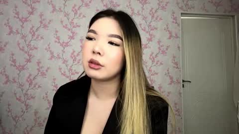 Snapshot of fredericadonnay chatting on March 21, 2026, 8:19 am Elina online show from March 21, 2026, 8:19 am