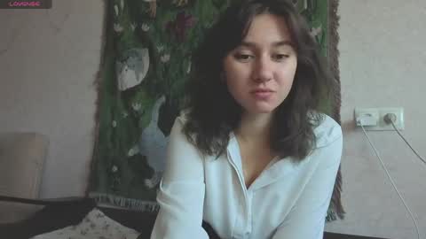 Mia online show from May 11, 2026, 7:25 am