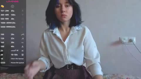 Mia online show from June 18, 2026, 9:36 am