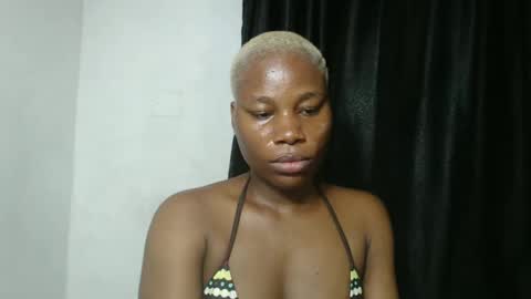 Snapshot of frekkymorelle chatting on February 11, 2025, 8:26 am frekkymorelle online show from February 11, 2025, 8:26 am