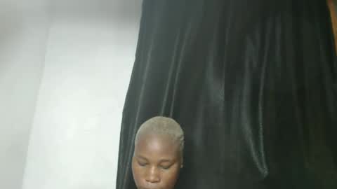 Snapshot of frekkymorelle chatting on February 17, 2025, 7:04 am frekkymorelle online show from February 17, 2025, 7:04 am