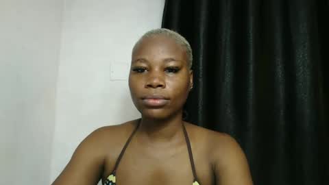 Snapshot of frekkymorelle chatting on February 27, 2025, 5:02 am frekkymorelle online show from February 27, 2025, 5:02 am