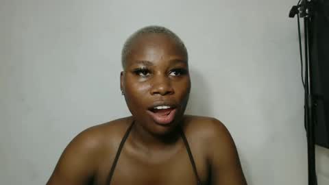 Snapshot of frekkymorelle chatting on March 1, 2025, 6:32 pm frekkymorelle online show from March 1, 2025, 6:32 pm