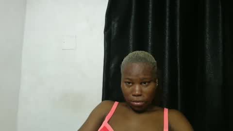 Snapshot of frekkymorelle chatting on March 6, 2025, 5:03 am frekkymorelle online show from March 6, 2025, 5:03 am