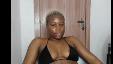 Snapshot of frekkymorelle chatting on September 18, 2025, 8:16 am frekkymorelle online show from September 18, 2025, 8:16 am