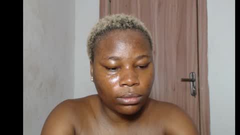 Snapshot of frekkymorelle chatting on September 28, 2025, 5:02 am frekkymorelle online show from September 28, 2025, 5:02 am