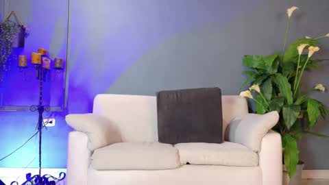 Snapshot of french_sexx chatting on October 8, 2025, 1:14 am Xavier online show from October 8, 2025, 1:14 am