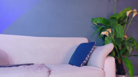 Snapshot of french_sexx chatting on October 13, 2025, 1:27 am Xavier online show from October 13, 2025, 1:27 am