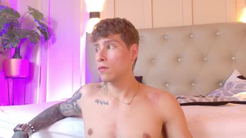 Snapshot of french_sexx chatting on October 16, 2025, 8:54 pm Xavier online show from October 16, 2025, 8:54 pm