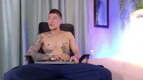 Snapshot of french_sexx chatting on June 22, 2026, 12:24 pm Xavier online show from June 22, 2026, 12:24 pm