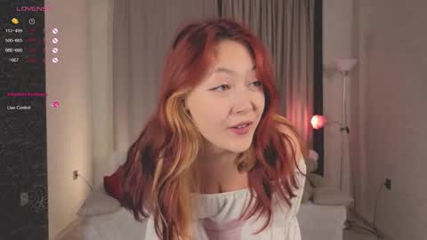 frencheseyes online show from September 15, 2025, 1:33 pm