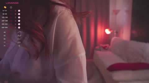 frencheseyes online show from September 17, 2025, 12:40 pm