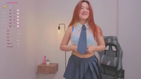 frencheseyes online show from October 19, 2025, 2:07 pm